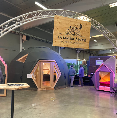 Tentes durables geodésiques